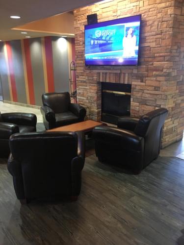 Red Lake Hotel | Howey Bay Motel