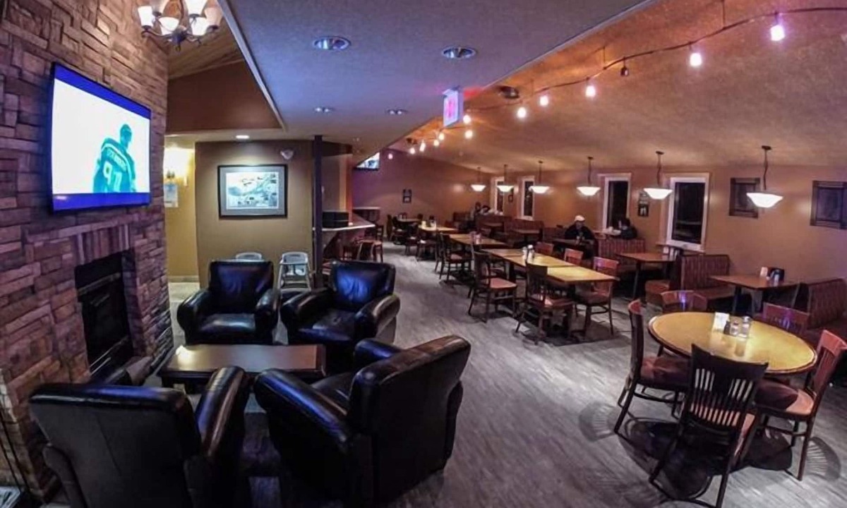 Red Lake Hotel | Howey Bay Motel & Restaurant