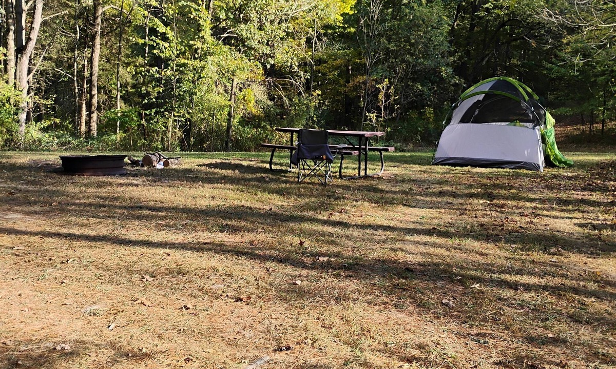 Frontier Resort | Howling Lane Tenting