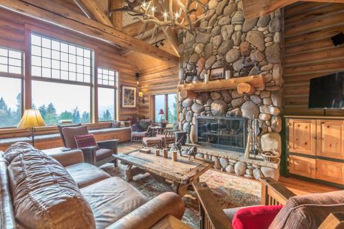 Skywood Preserve House | Huckleberry Hideaway