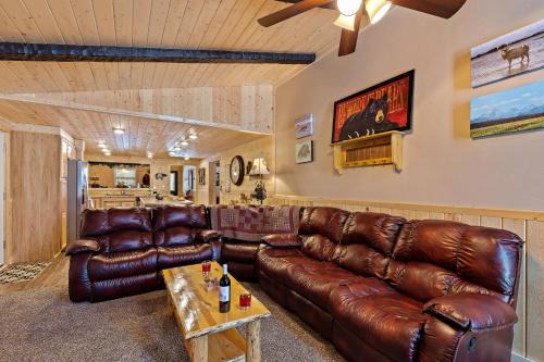 Island Park House | Huckleberry Hollow