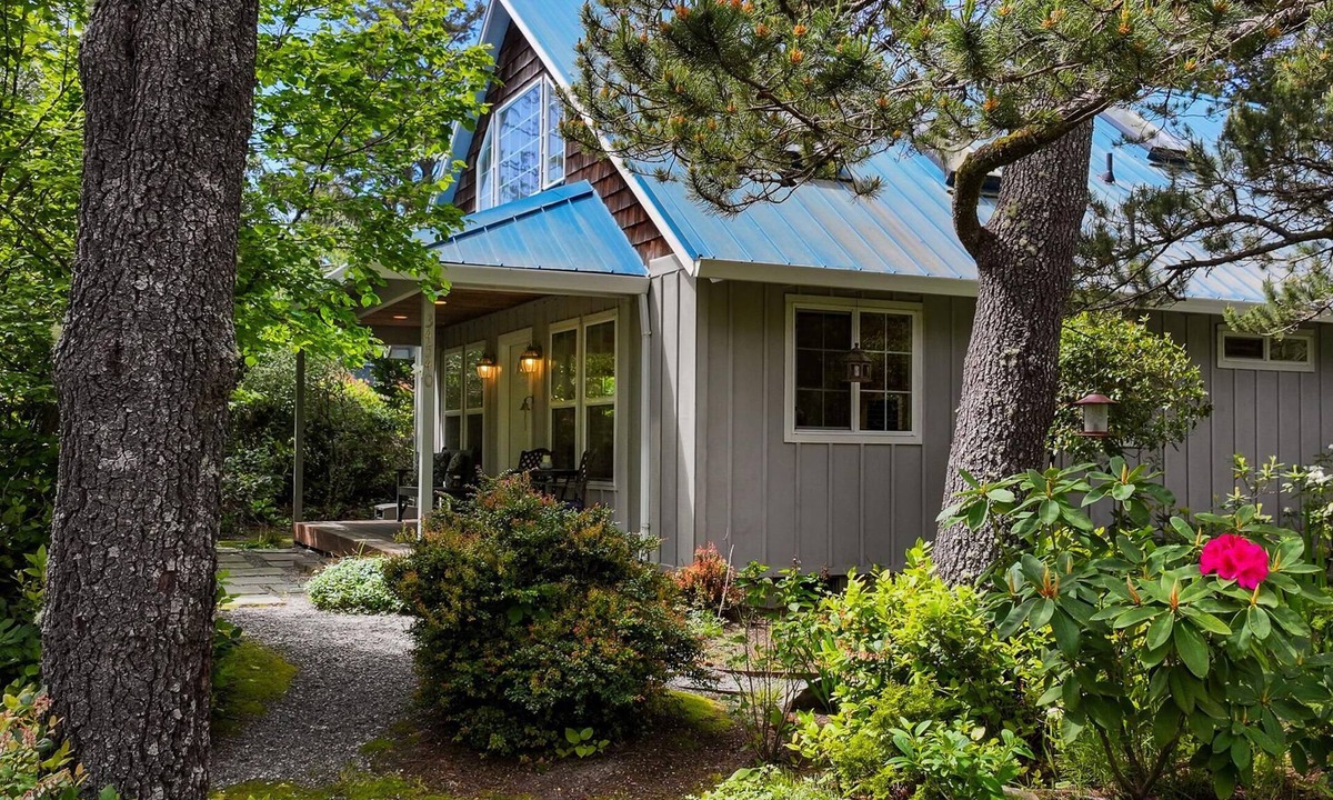 Manzanita House | Huckleberry House