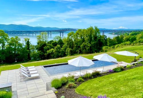 Middle Hope House | Hudson House