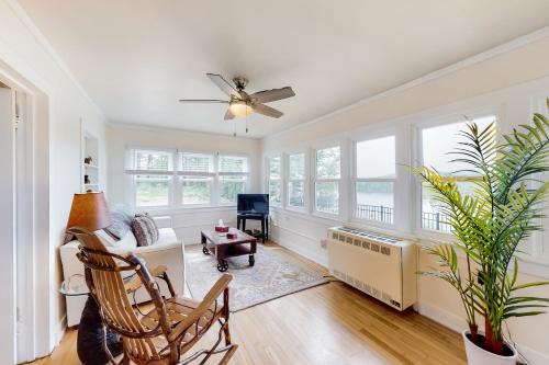 Queensbury House | Hudson River Vista