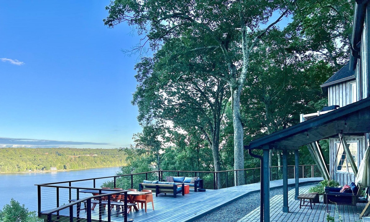 Town of Lloyd House | Hudson Valley Retreat with sweeping views
