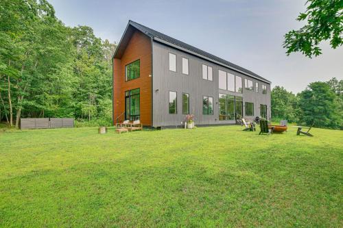 Pine Plains House | Hudson Valley Summer Escape w/Pool & Fire Pit