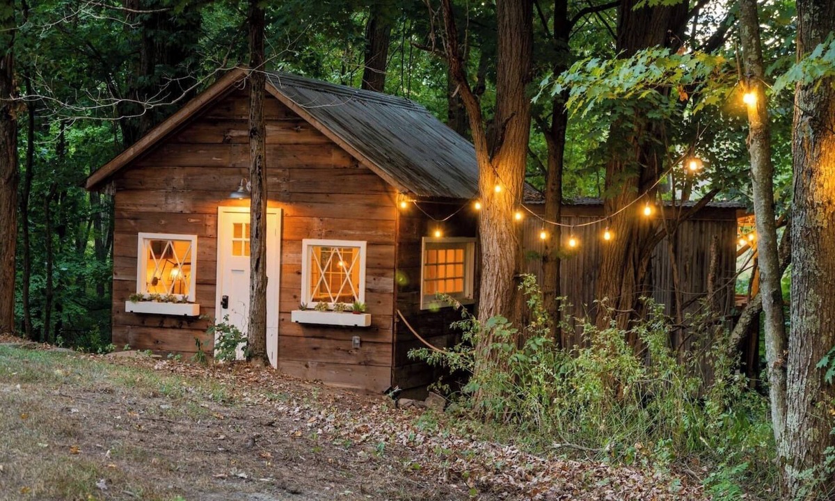 Hyde Park Cabin | Hudson Valley Treehouse With Outdoor Bathtub