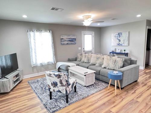 Nederland House | Hues of Blue 2BR 2BA Home on Quiet Street