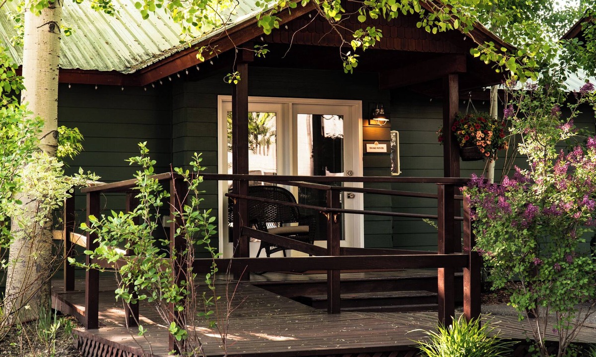 Jackson Hole Hotel | Huff House Inn and Cabins