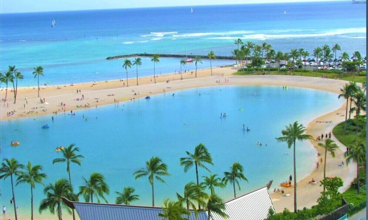 Waikiki Condo | HUGE 1240sq.ft OCEANFRONT CORNER UNIT, JAW-DROPPING PANORAMIC WRAP-AROUND VIEWS.