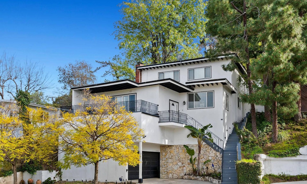 Sherman Oaks House | Huge 4/3 modern home by Universal studio/Hollywood