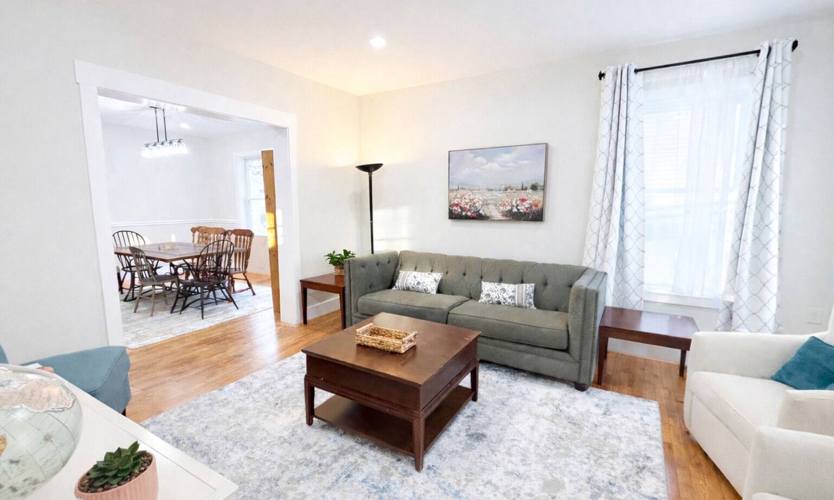 Scotia House | HUGE 4BR 2.5Ba Stocked Kitchen Walkable Close to Union, GE, Ellis, Schenectady