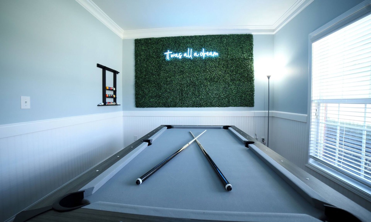 Loganville House | Huge 5 Bdrm W/King Bed Hot Tub