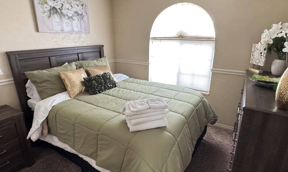 Heber House | Huge 6BR Mountain Home Near Park City - Sleeps 17 - Memorial Weekend Is OPEN!