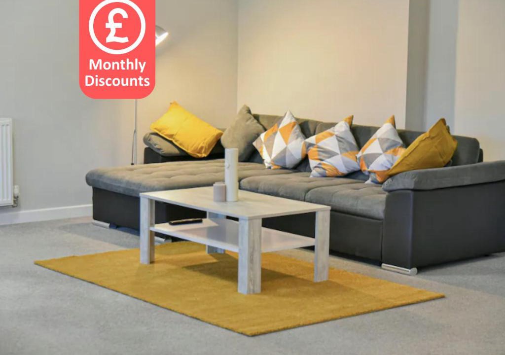 Ipswich Apartment | Huge Apartment - 2 Bathrooms - Central Ipswich