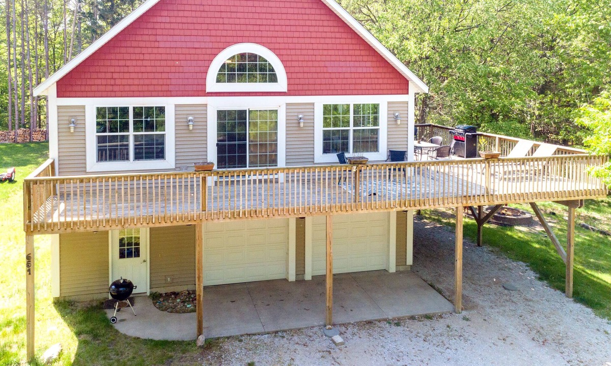 Silver Lake House | Huge Cottage Awesome Place & Location! Pool, Beach and more