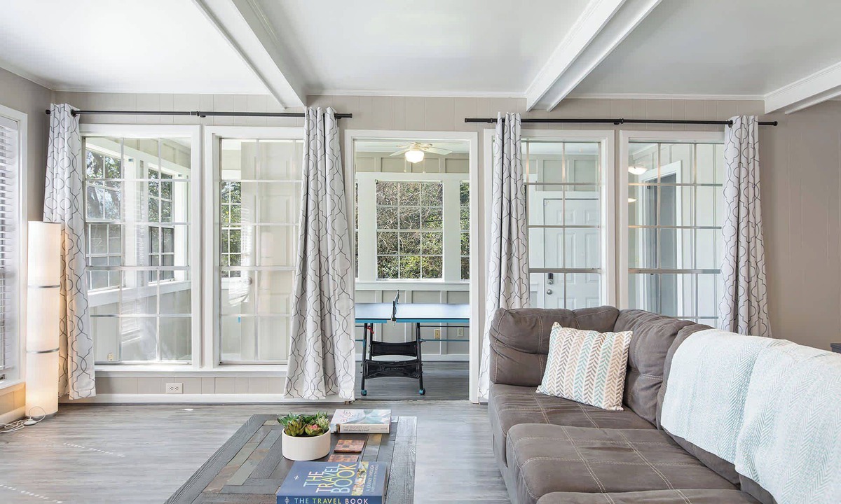 Huntsville House | Huge Home! | 5 Bedrooms | 2 Kitchens | Sleeps 16+