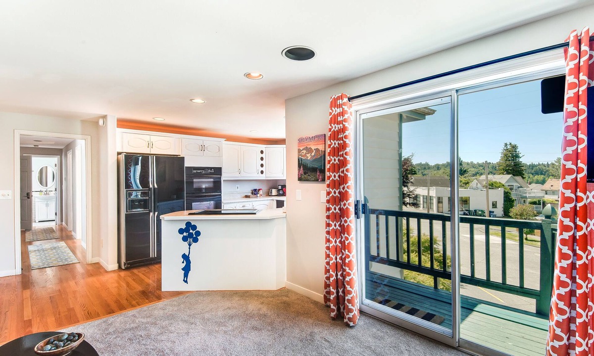 Green Lake House | Huge Home a Block from Green Lake