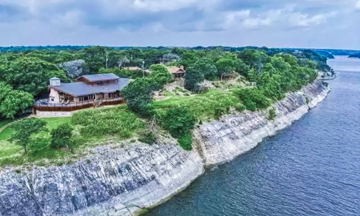 Clifton House | HUGE house on Lake Whitney-Gorgeous views with lake access