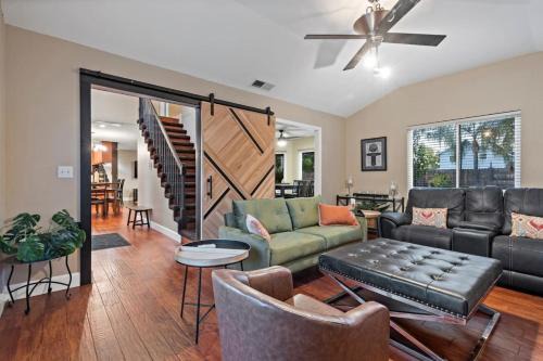 Citrus Heights House | Huge House-Yard-Pool Hot Tub