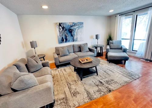 Medford House | Huge Master Suite Apt -fire Pit-gazebo- Cul De Sac