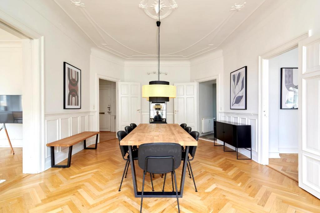 Copenhagen City Centre Apartment | Huge modern & central 2BR loft