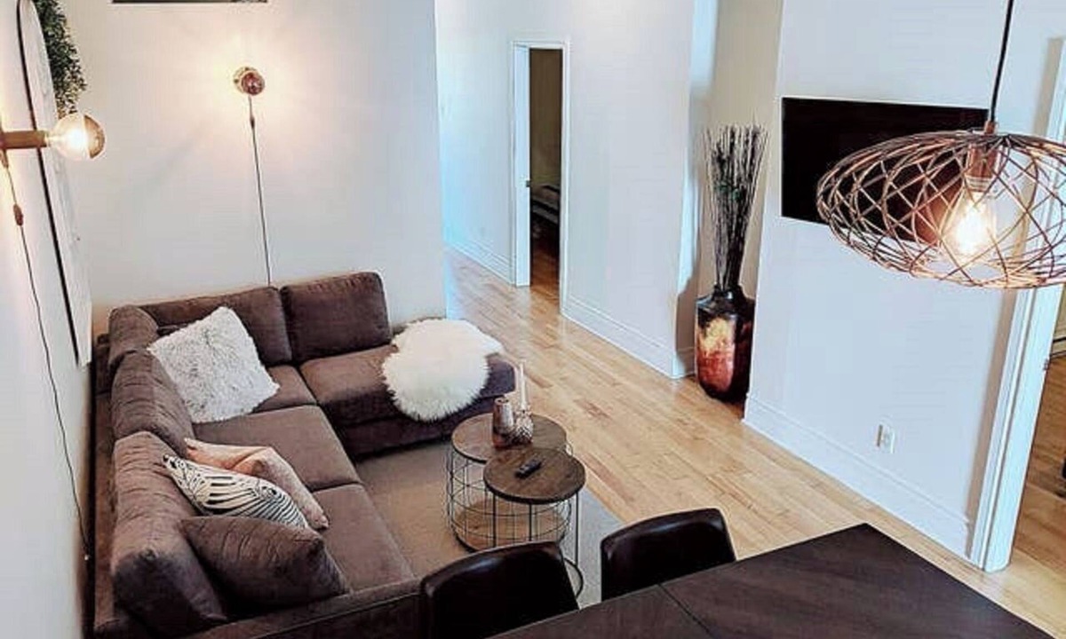 Mile End Apartment | Huge & Stylish 10 Bedroom w/Patio! - Sleeps 30!