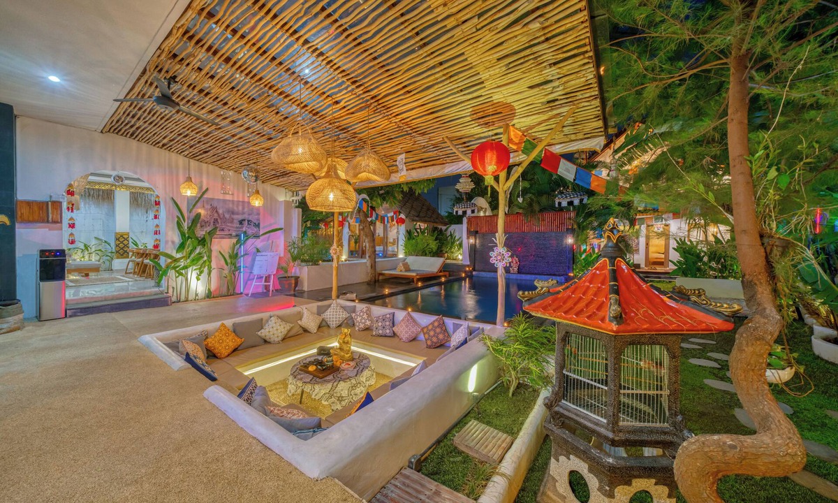 Pererenan Villa | Huge Villa with 2 Pools, 3 Minute Ride Beach