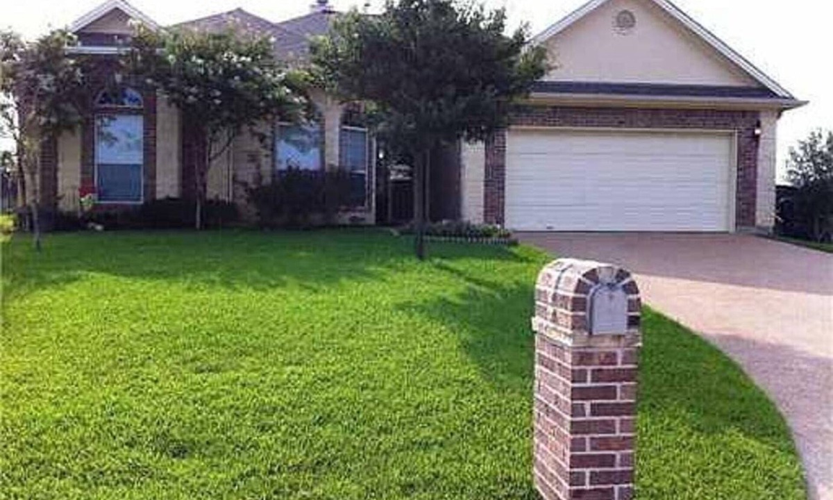 Wellborn House | Huge Yard~Family~Pets~Patio