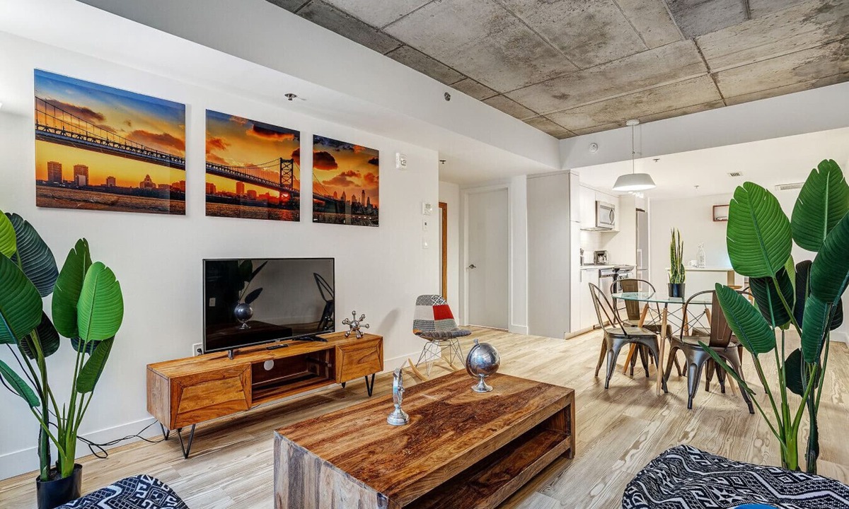 International District Apartment | Humaniti - Serviced 1-Bedroom in Montreal