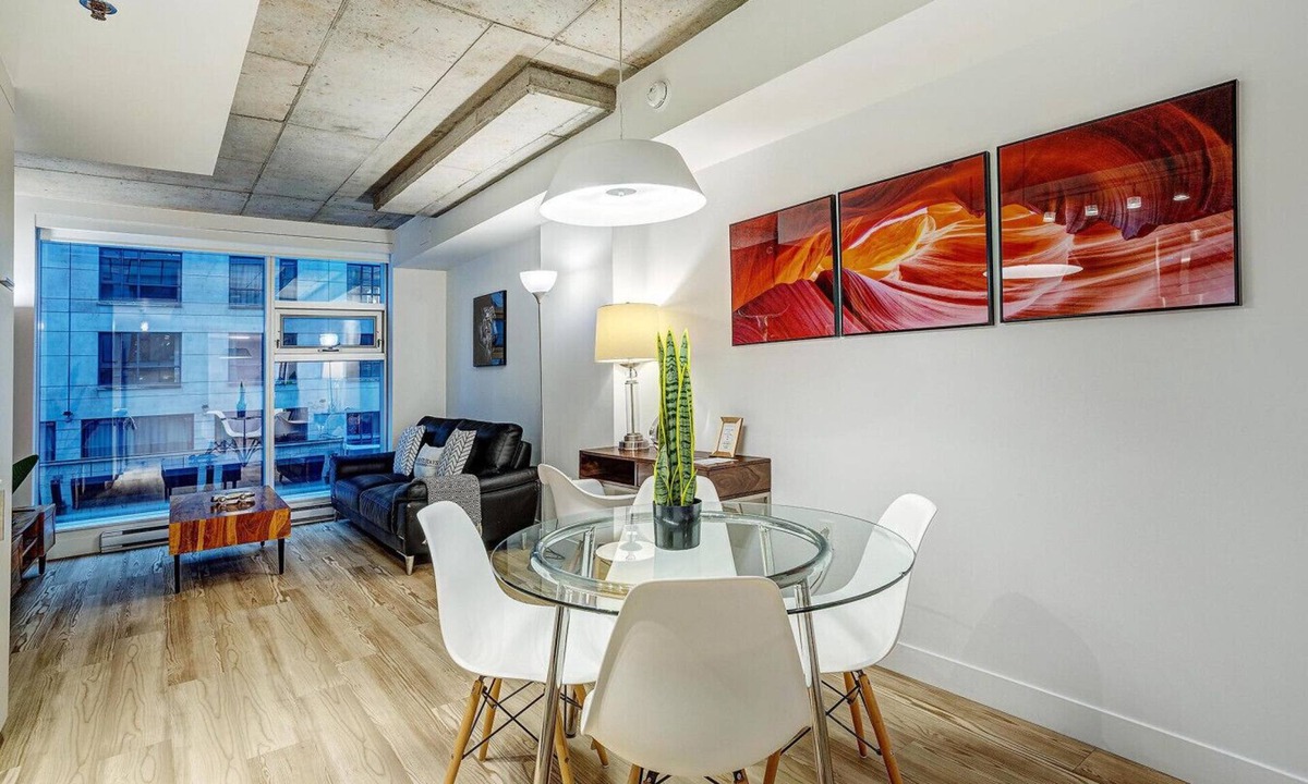International District Apartment | Humaniti - Serviced 1-Bedroom in Montreal