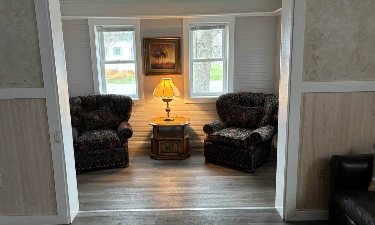 Pine City House | Humble Creek Manor