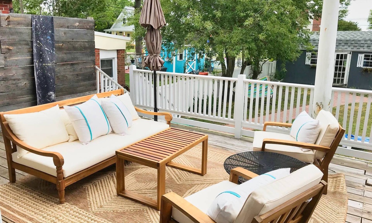 Cape Charles House | Hummingbird Cottage - Chesapeake Properties