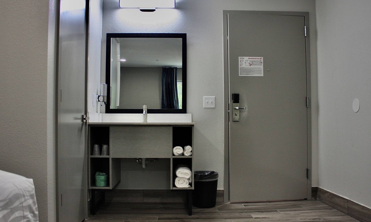 Millersville Hotel | Hummingbird Hotel
