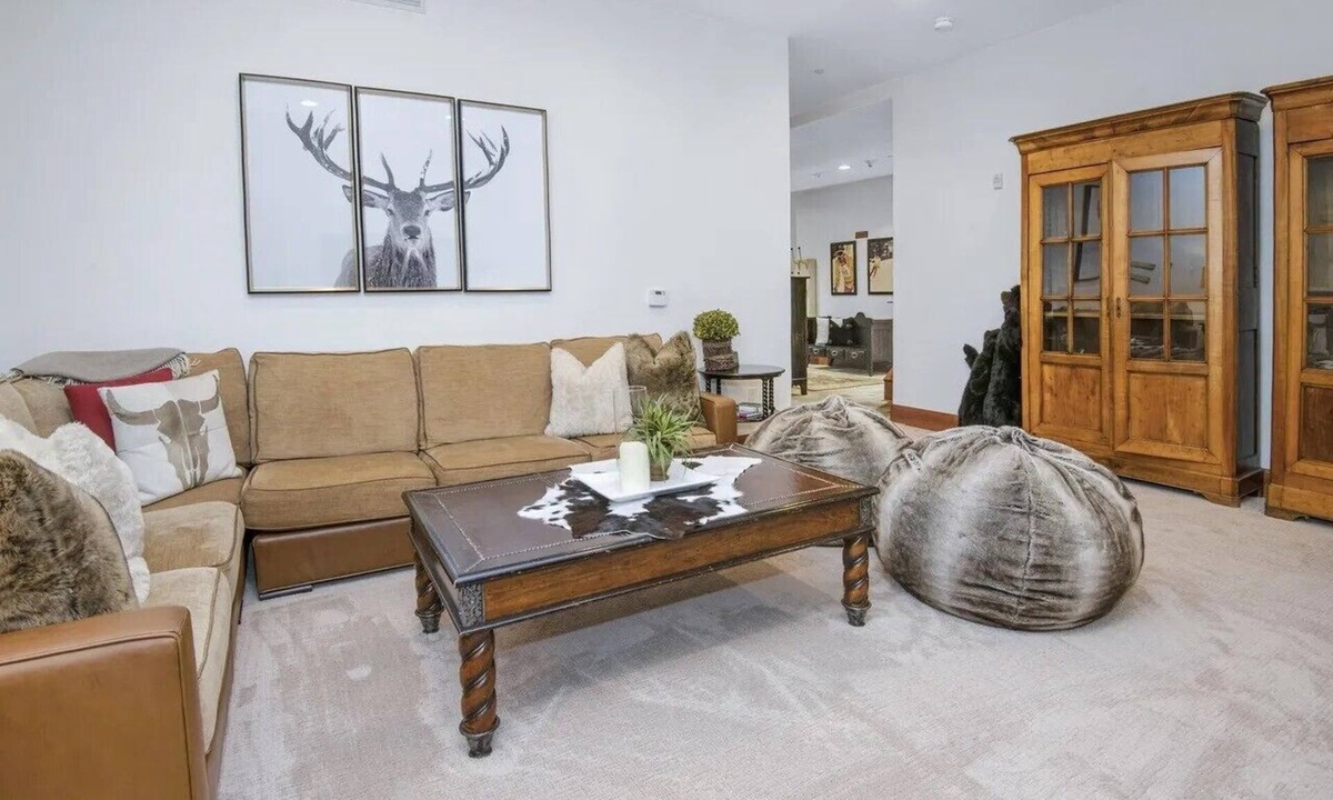 Avon Condo | Hummingbird Lodge A101 — True Ski-In/Ski-Out Best Ski Access in Bachelor Gulch