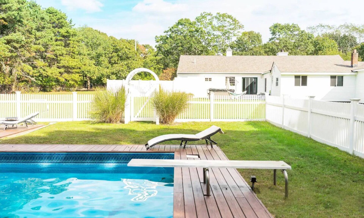 Quioque House | Humongous Hampton Home - 6BDRM/4 Baths