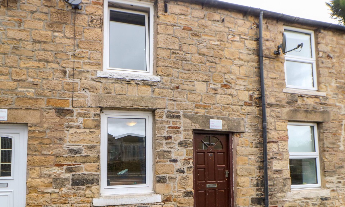 Haltwhistle Cottage | HUNTER COTTAGE, pet friendly, with a garden in Haltwhistle
