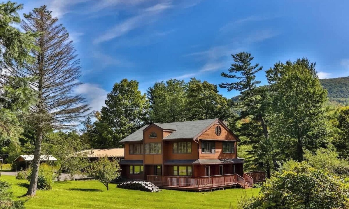 Jewett Center House | Hunter Group Retreat | 4 Separate Units & Atrium