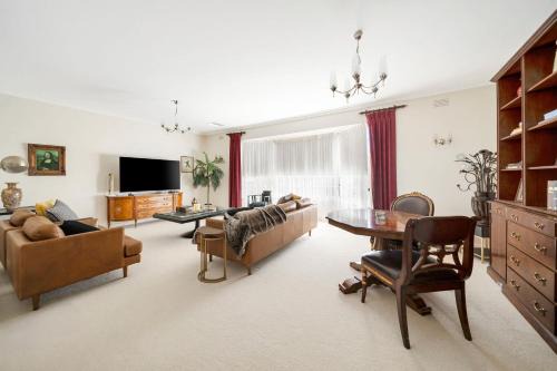 Castlemaine House | Hunter House - Castlemaine