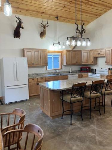 Oak Harbor House | Hunter's Haven