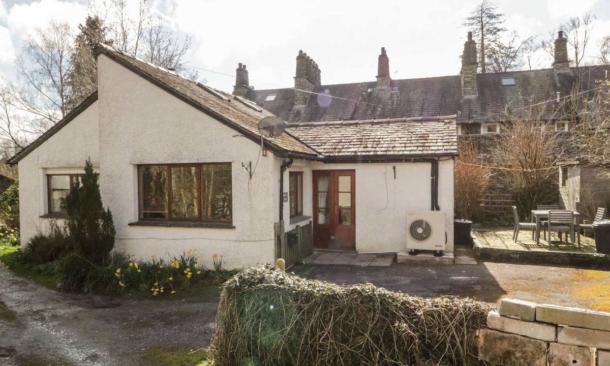 Skelwith Bridge Cottage | HUNTER'S MOON, pet friendly, with open fire in Skelwith Bridge