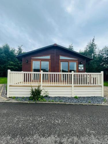 Malton Cabin | Hunters Lodge With Hot Tub