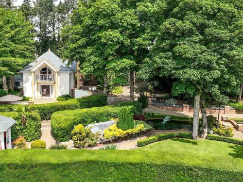 Boscundle House | Hunters Moon