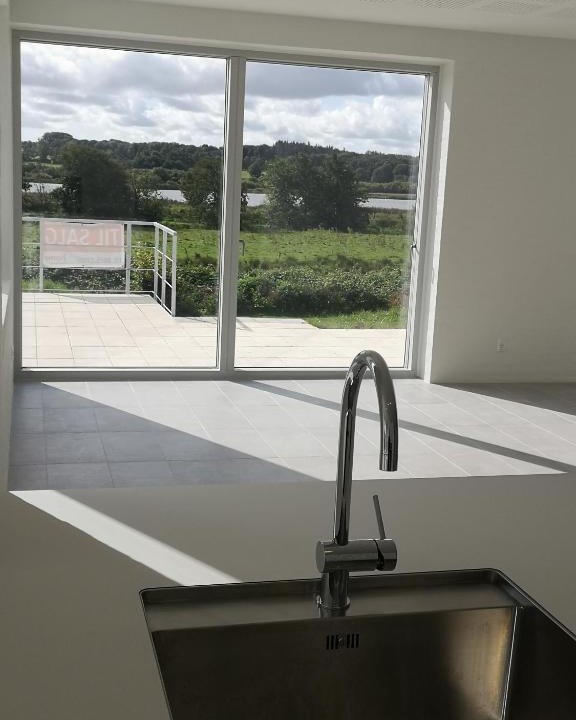 Brabrand Apartment | Hus med søudsigt