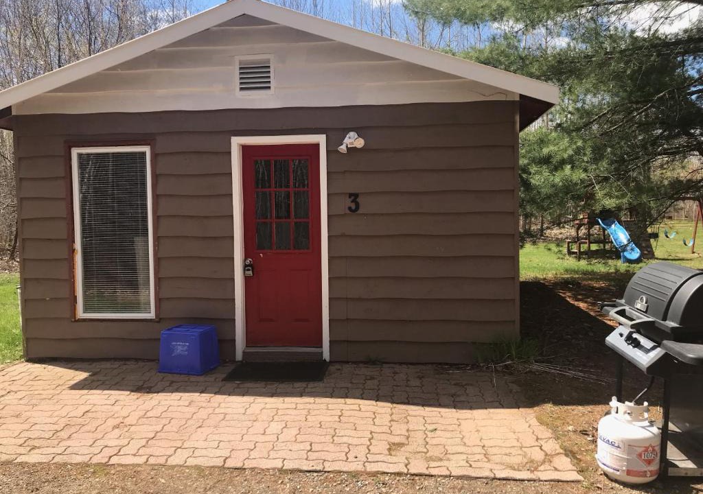 Purdy Bed & Breakfast | Hush Lodge and Cottages