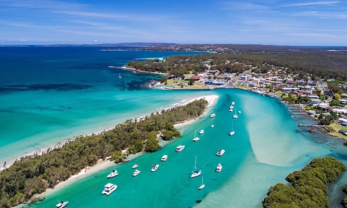 Huskisson Hotel | Huskisson Hotel