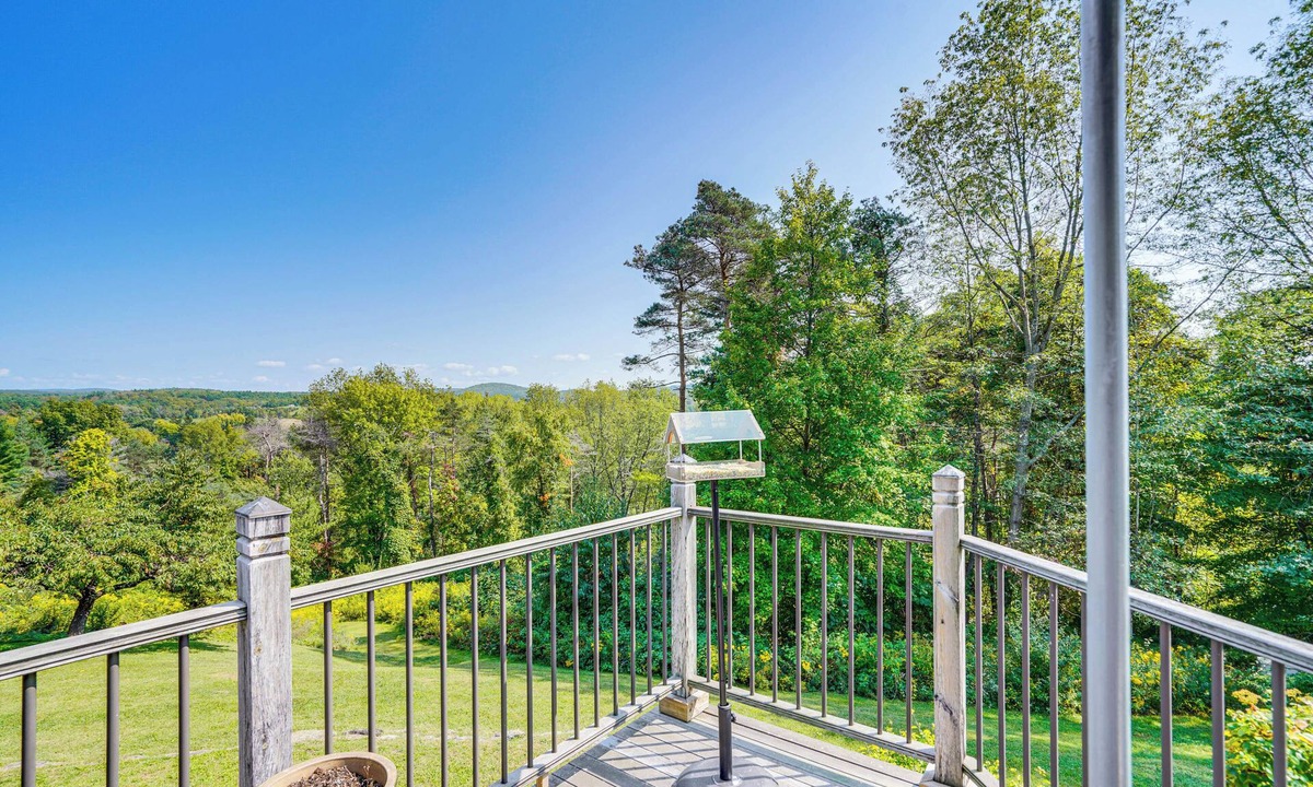 Hollowville House | Huson Valley Group Getaway w/Mtn Views + Fire Pit