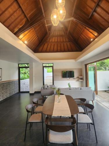 Melayang Villa | Hutan Sawah Villa, Gianyar