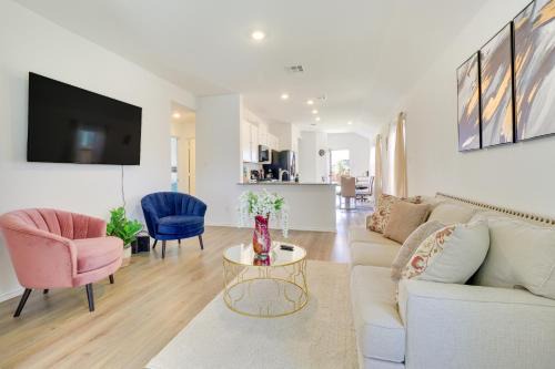 Hutto House | Hutto Getaway w/Yard, 9 Mi to Lake Pflugerville!
