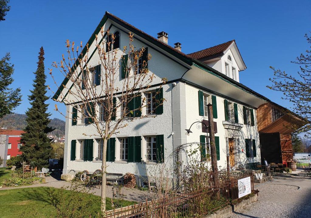 Menziken Hotel | Huus74